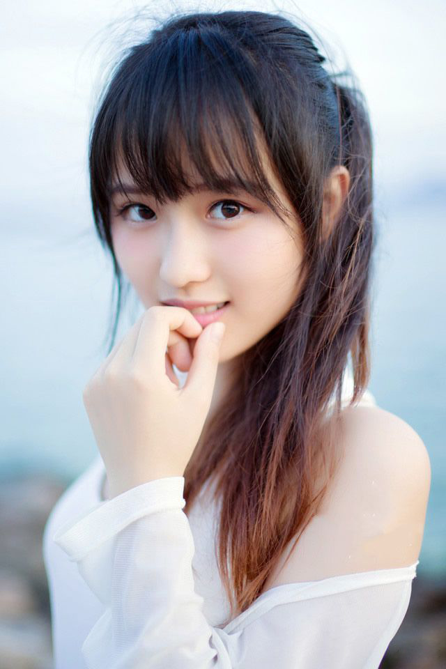 “此人与我等并非一条心，留之无用，甚至日后还会坏事。”法正摇了摇头，淡漠道。
